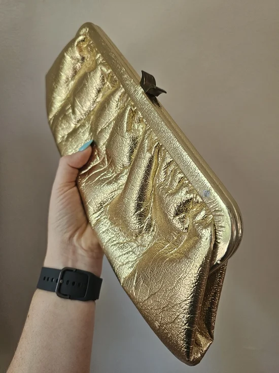 Vintage Gold Metallic Ruched Women's Clutch - Picture 5 of 11